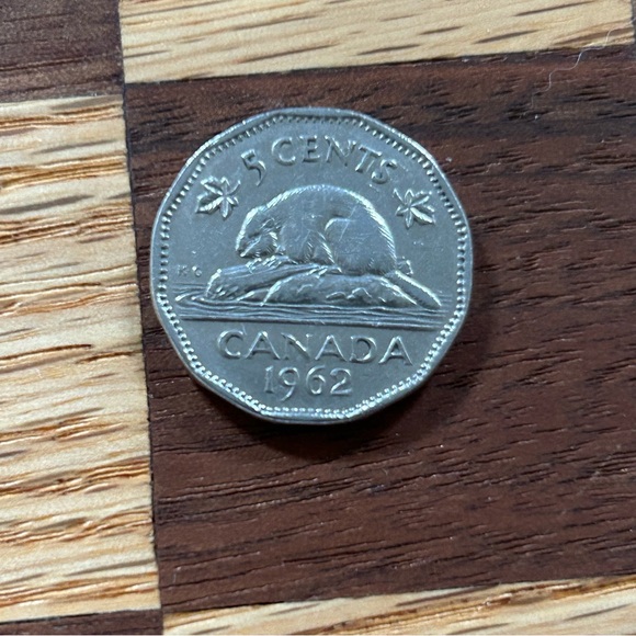 Canadian 5 Cent Beaver 🦫 Nickel Bundle - 1 Roll = 40 coins - Picture 7 of 11